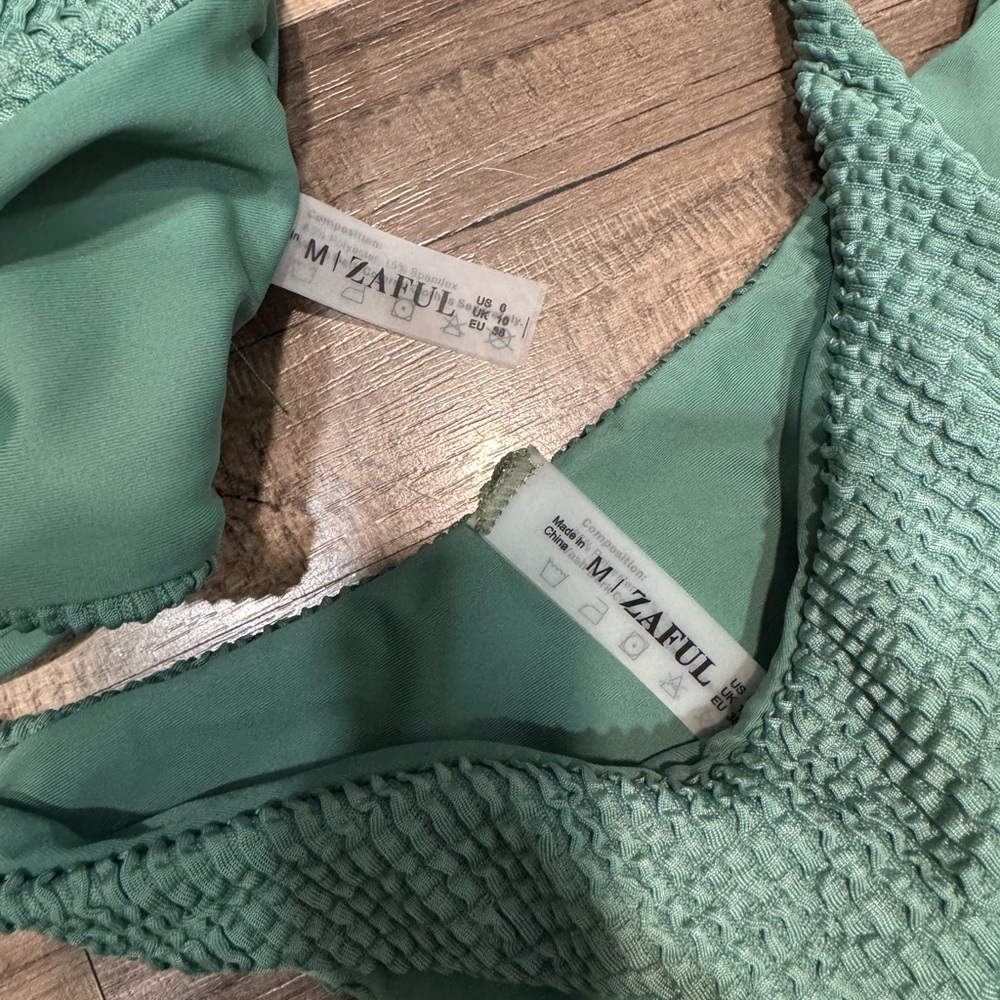 Zaful Green Textured Bikini Set - Picture 2 of 6